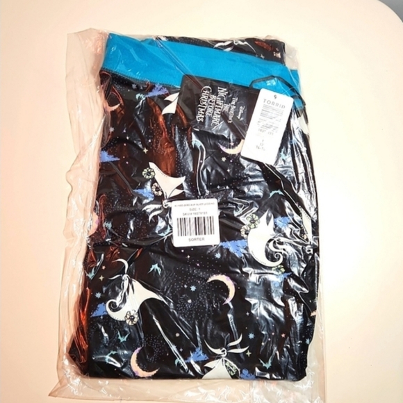 ❤️NWT VINTAGE TORRID DISNEY NIGHTMARE BEFORE CHRISTMAS DISNEY LEGGING ZERO 1X - Picture 12 of 13